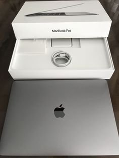 Macbook Pro Core i7 2.80 GHZ 15 ” 16GB RAM 256GB SSD