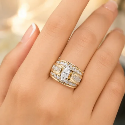 Trendy Fashion Women Engagement Ring Made of Brass Inlaid with Shiny Cubic Zirconia, Luxury Aesthetic Wedding Ring Bridal Ring Bridesmaid Ring, Elegant Dress Jewelry for Daily Wear, Beach & Evening Party, Perfect Mother’s Day Gift